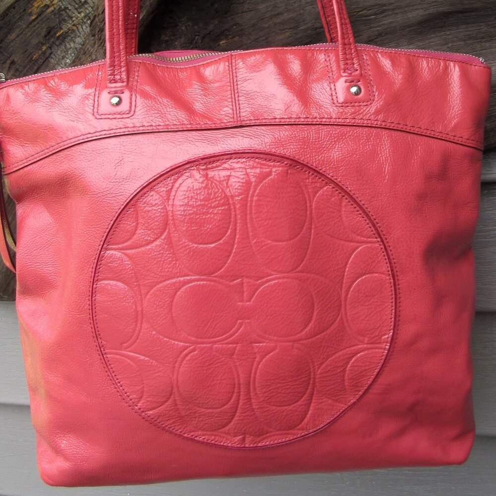 Red Leather Tote Bag with Embossed Logo Detail (FREE BEAUTY GIFT INCLUDED) - Picture 2 of 13